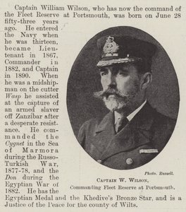 Kapitein W Wilson, commandant van de Vlootreserve in Portsmouth