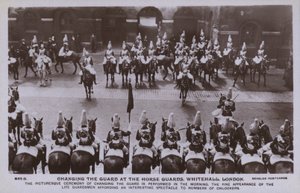 Wisseling van de wacht, Horse Guards, Whitehall, Londen door English Photographer