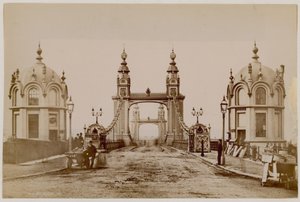 Chelsea Suspension Bridge door English Photographer