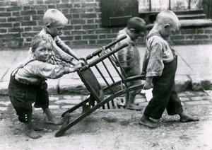 Kinderarmoede, Londen door English Photographer