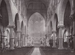 Kerk van Onze-Lieve-Vrouw van Overwinningen, Kensington door English Photographer