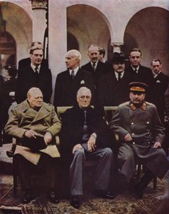 Conferentie van geallieerde leiders Winston Churchill, Franklin D. Roosevelt en Joseph Stalin in Jalta, Krim; USSR, Tweede Wereldoorlog, 7 februari 1945 door English Photographer