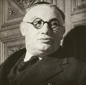 Ernest Bevin, portret, ca. 1940 door English Photographer