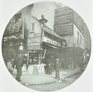Fouberts Place, Westminster: bij Kingly Street, 1890 door English Photographer