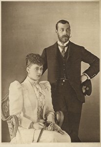 George, Hertog van York, en zijn vrouw, Prinses Mary van Teck door English Photographer