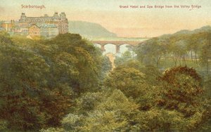 Grand Hotel en brug, Scarborough door English Photographer