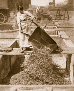 Helpmates thuis voor helden in het buitenland, 1914-19 door English Photographer