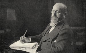 Henry James (1843-1916) in zijn studeerkamer door English Photographer
