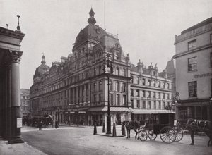 His Majestys Theater en het Carlton Hotel, Haymarket door English Photographer