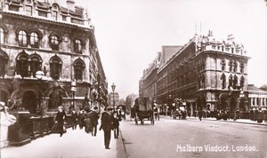 Holborn Viaduct door English Photographer
