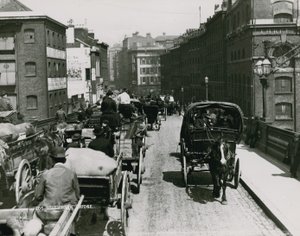 Paard-en-wagen over Southwark Bridge door English Photographer