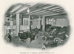 Interieur van een garage, Queen Street, EC1 door English Photographer