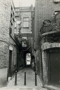 Jack the Ripper: Woods Buildings, Whitechapel Road door English Photographer