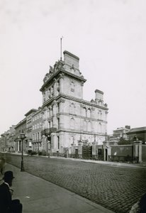 Junior Naval and Military Club, Londen door English Photographer
