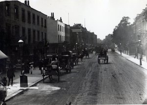 Kensington High Street, Londen door English Photographer
