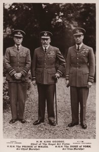 Koning George V, de Prins van Wales en de Hertog van York in luchtmachtuniform