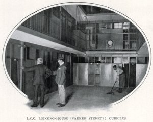 L.C.C. Logeerhuis (Parker Street): Kamers door English Photographer