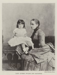 Lady Audrey Buller en dochter door English Photographer