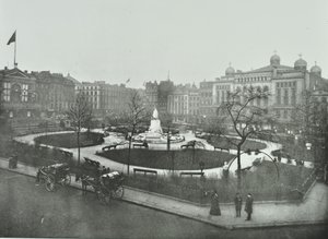 Leicester Square, Westminster: noordoostwaarts, 1896 door English Photographer