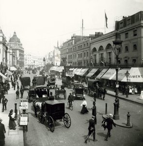 Liberty und Co, Regent Street, Londen door English Photographer