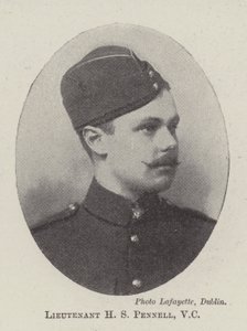 Luitenant H S Pennell, VC door English Photographer