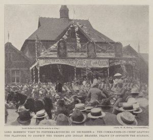 Het bezoek van Lord Roberts aan Pietermaritzburg op 4 december, de opperbevelhebber verlaat het perron om de troepen en Indiase dragers te inspecteren, opgesteld tegenover het station door English Photographer