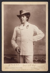 MS 81783 A, Oscar Wilde, c.1893 (zw/w foto) door English Photographer