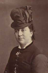 Madame Patey door English Photographer