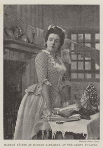 Madame Rejane als Madame Sans-Gene, in het Gaiety Theatre door English Photographer