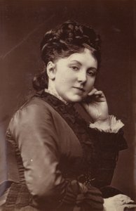 Marie Rose-Perkins door English Photographer
