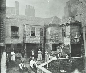 Market Court, Londen, 1868 door English Photographer