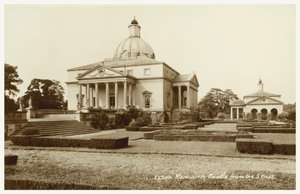 Mereworth Castle, Kent door English Photographer