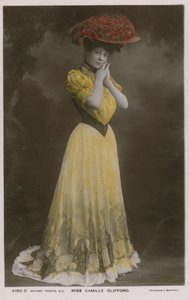 Miss Camille Clifford door English Photographer