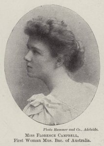Mevrouw Florence Campbell, eerste vrouwelijke bachelor in muziek van Australië door English Photographer