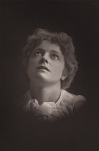 Mevrouw Olga Brandon door English Photographer