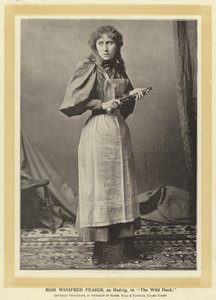 Miss Winifred Fraser als Hedvig in The Wild Duck