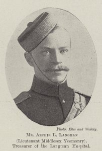 Mr Archie L Langman, luitenant Middlesex Yeomanry, penningmeester van het Langman ziekenhuis door English Photographer