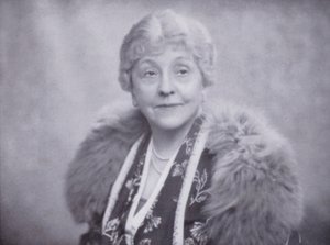 Mevrouw Laura Henderson, eigenaar van het Windmill Theatre, Piccadilly, Londen