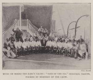 Muziek aan Boord van het Koningsjacht, Zonen van de Zee Minstrel Troupe, gevormd door Leden van de Bemanning door English Photographer