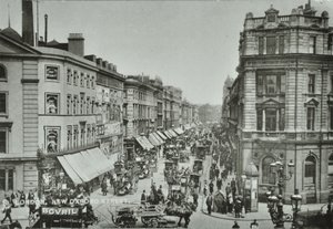 New Oxford Street: kijkend naar het oosten vanaf Saint Giles Circus, 1895