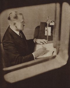 Nieuwslezer leest het nieuws in de studio