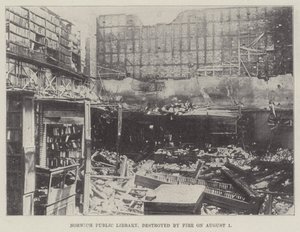 Norwich Openbare Bibliotheek, verwoest door brand op 1 augustus door English Photographer