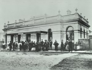 Notting Hill Gate Station: exterieur van de Metropolitan Railway, 1868 door English Photographer