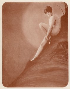 Nudistische kunst: Koket door English Photographer