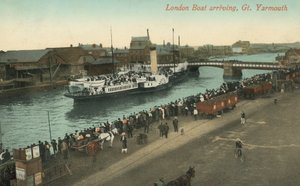 Paddle stoomboot uit Londen arriveert in Great Yarmouth, Norfolk door English Photographer