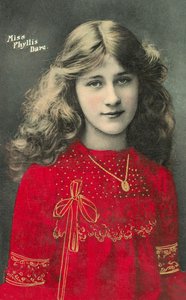 Phyllis Dare, Engelse toneelactrice en zangeres als jong meisje door English Photographer