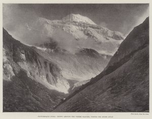 Pittoresk India, Sneeuw rondom de Pindri Gletsjer, gezien vanaf tien mijl afstand door English Photographer