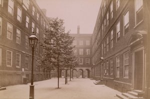 Ansichtkaart met Pump Court in Middle Temple