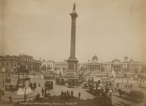 Ansichtkaart met een afbeelding van Trafalgar Square
