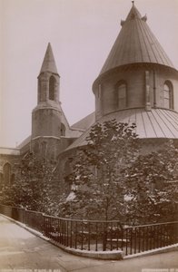 Ansichtkaart met de noordkant van Temple Church door English Photographer